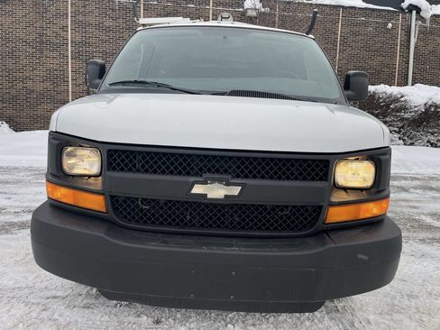Used 2013 Chevrolet Express 2500 image 5