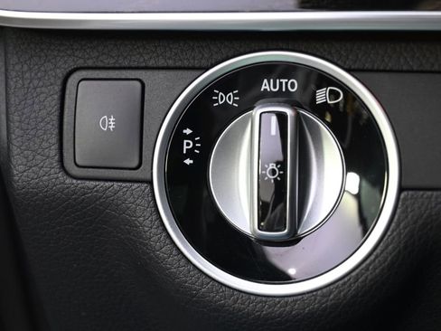 Used 2016 Mercedes-Benz E 350 4MATIC Sedan image 21