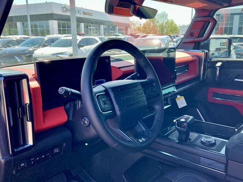New 2026 GMC Hummer EV 3X w/ Carbon Fiber Edition Package AWD/4WD image 12