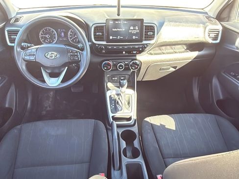 Used 2021 Hyundai Venue SE image 26