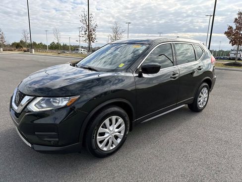 Used 2020 Nissan Rogue S image 9