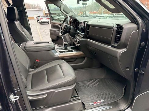 Used 2022 Chevrolet Silverado 1500 LT Trail Boss w/ LT Trail Boss Premium Package image 18