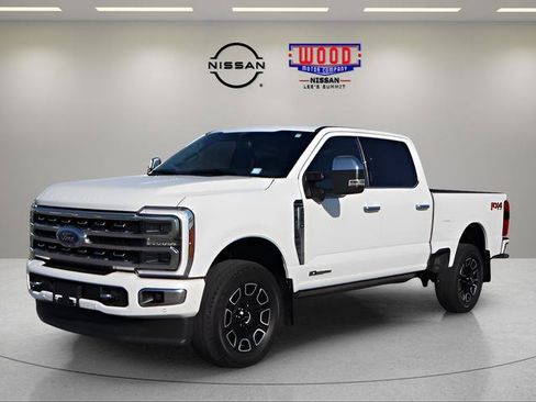 Used 2024 Ford F350 Platinum AWD/4WD image 2