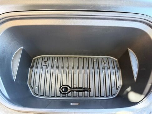 Used 2021 Tesla Model Y Long Range AWD/4WD image 15