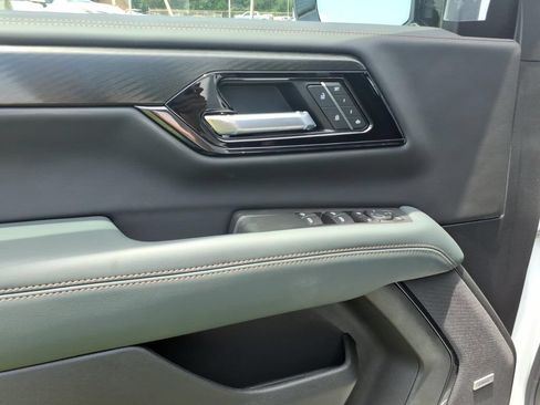 New 2026 GMC Yukon XL AT4 w/ AT4 Premium Plus Package AWD/4WD image 14