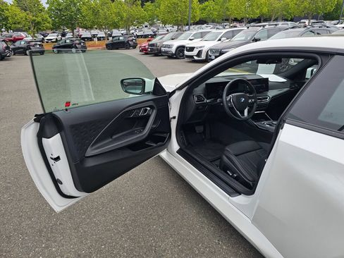 Used 2024 BMW 230i Coupe w/ Convenience Package RWD image 19