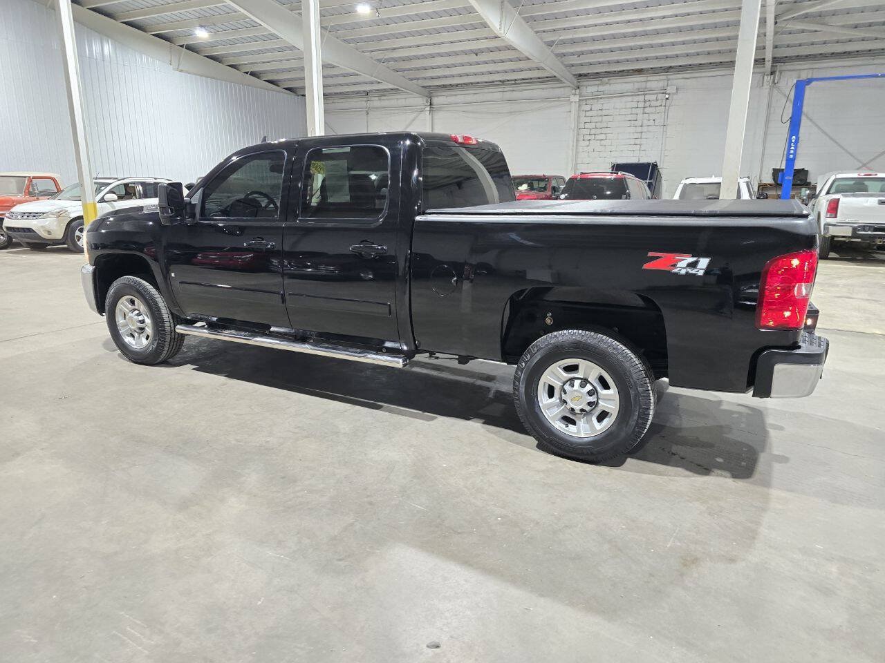 Used 2008 Chevrolet Silverado 2500 LTZ w/ Suspension Package, Off-Road AWD/4WD image 8