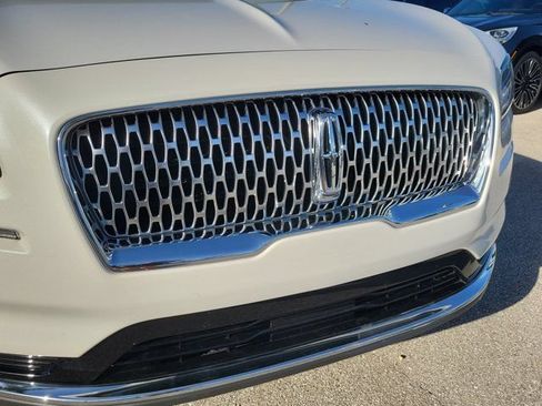Certified 2022 Lincoln Nautilus FWD w/ Premium Package image 12