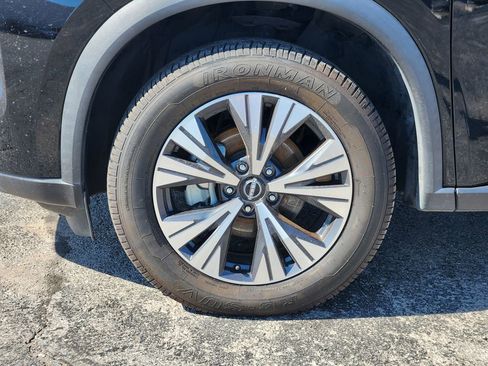 Used 2023 Nissan Rogue SV image 12