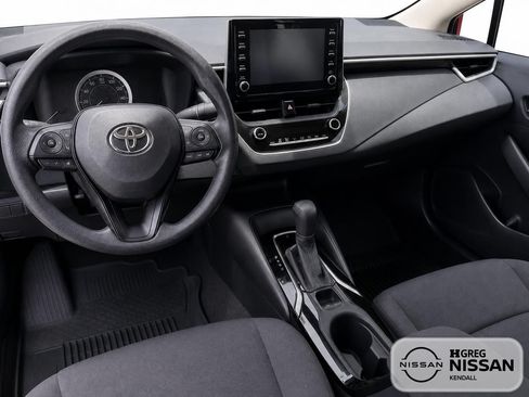 Used 2020 Toyota Corolla LE FWD image 9