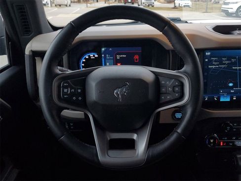 Used 2023 Ford Bronco Wildtrak image 28