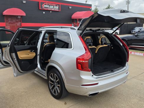 Used 2018 Volvo XC90 T6 Momentum w/ Convenience Package AWD/4WD image 18