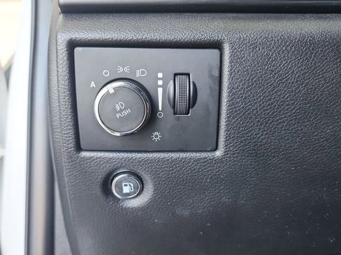 Used 2019 Jeep Grand Cherokee Altitude image 18