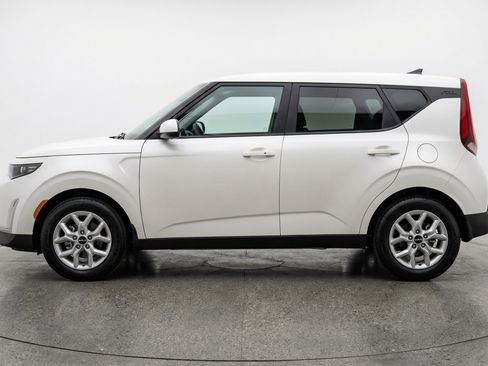 Used 2025 Kia Soul LX w/ LX Technology Package image 5