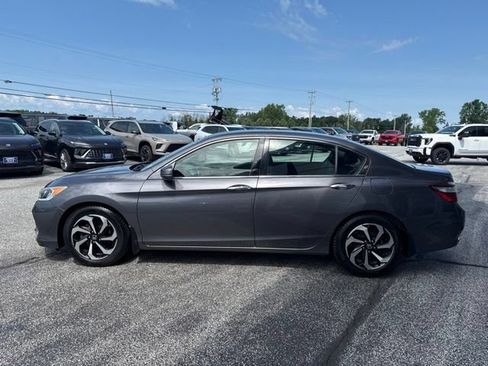 Used 2017 Honda Accord EX-L image 4