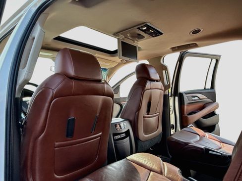 Used 2015 Cadillac Escalade ESV Premium AWD/4WD image 6