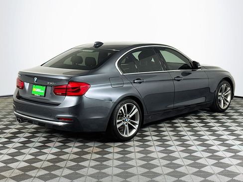 Used 2018 BMW 330i Sedan w/ Executive Package RWD image 10