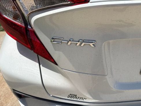 Used 2019 Toyota C-HR LE FWD image 5