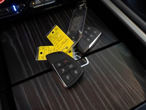 Used 2021 GMC Yukon Denali w/ Denali Premium Package image 36