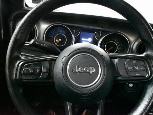 Used 2022 Jeep Gladiator Sport w/ Trailer Tow Package image 19