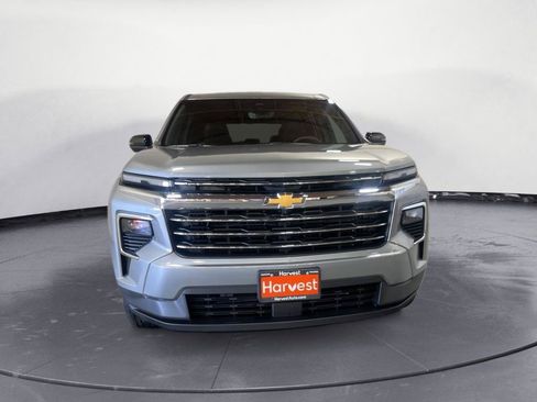 New 2026 Chevrolet Traverse LT w/ Driver Confidence Package AWD/4WD image 2