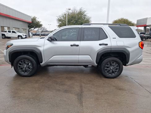 Used 2025 Toyota 4Runner SR5 image 3