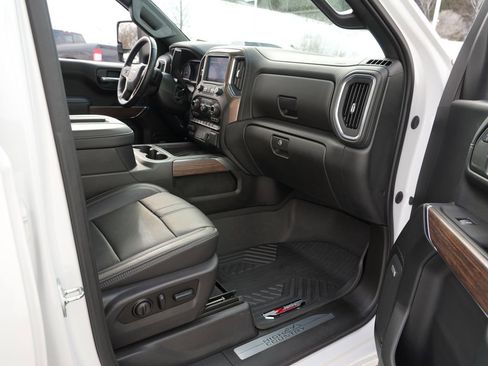 Used 2021 Chevrolet Silverado 1500 High Country w/ Technology Package image 30