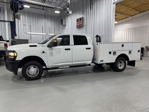 New 2024 RAM 3500 Tradesman image 28