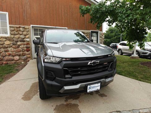 Used 2024 Chevrolet Colorado Trail Boss w/ Advanced Trailering Package AWD/4WD image 3