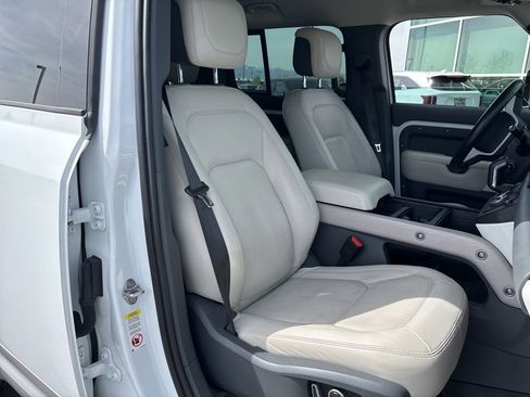 Used 2023 Land Rover Defender 130 First Edition image 11