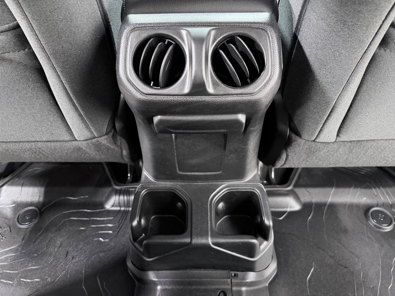 Used 2024 Jeep Gladiator Sport AWD/4WD image 34