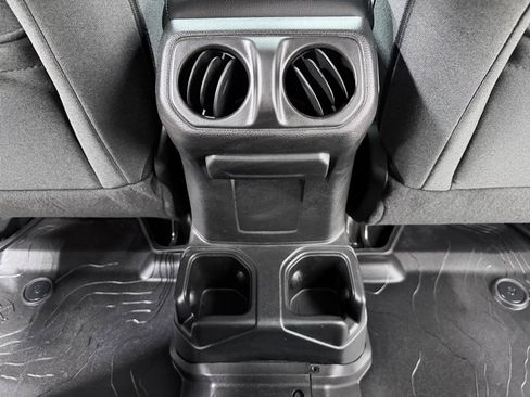 Used 2024 Jeep Gladiator Sport AWD/4WD image 34