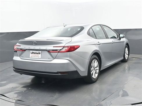 Used 2025 Toyota Camry LE image 22