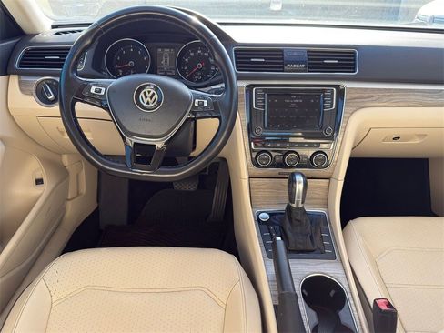 Used 2018 Volkswagen Passat 2.0T SE image 19