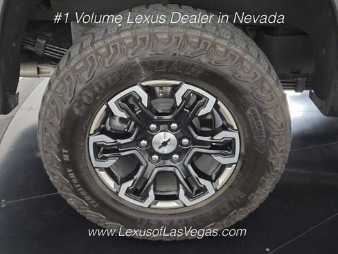 Used 2024 Chevrolet Silverado 1500 ZR2 w/ Technology Package AWD/4WD image 10