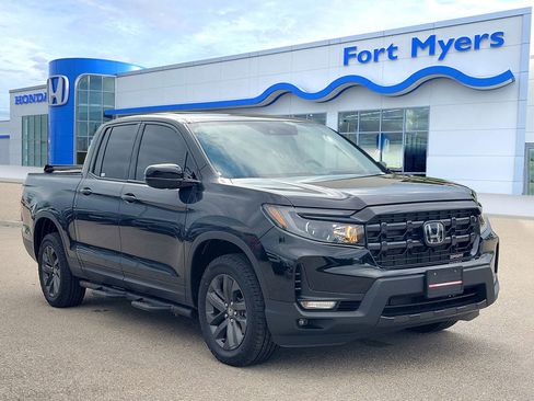 Certified 2025 Honda Ridgeline Sport image 1