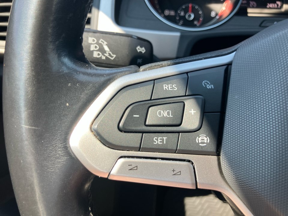 Used 2021 Volkswagen Atlas SE FWD image 23