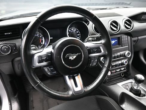 Used 2020 Ford Mustang Coupe RWD image 10