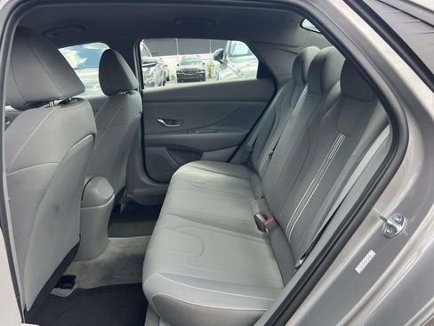 Certified 2023 Hyundai Elantra SEL w/ Preferred Accessory Package FWD image 13