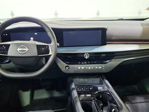 Certified 2025 Nissan Murano Platinum w/ Cargo Package image 28