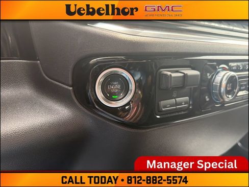 Used 2025 GMC Sierra 1500 SLT AWD/4WD image 21