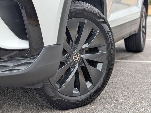 Used 2024 Volkswagen Taos S image 31