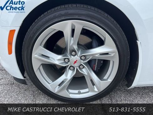 Used 2022 Chevrolet Camaro LT RWD image 5