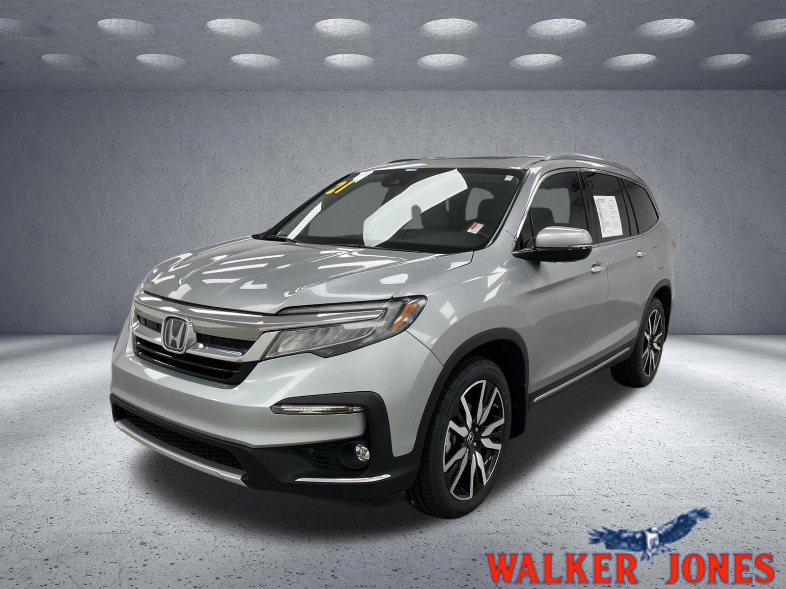 Used 2021 Honda Pilot Touring image 1