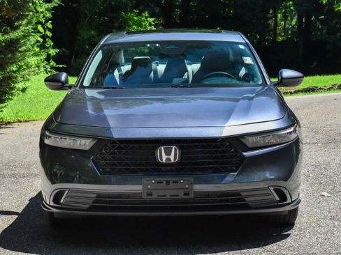 Used 2023 Honda Accord EX image 10