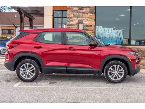 Used 2021 Chevrolet TrailBlazer LS image 2