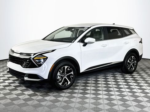 Used 2025 Kia Sportage EX FWD image 4