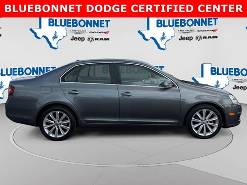 Used 2009 Volkswagen Jetta SE FWD image 4