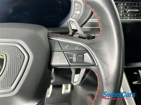 Used 2020 Lamborghini Urus Base image 19