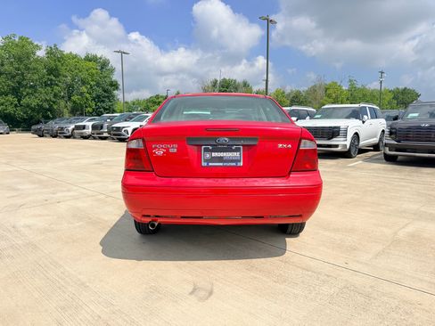 Used 2006 Ford Focus SE FWD image 8